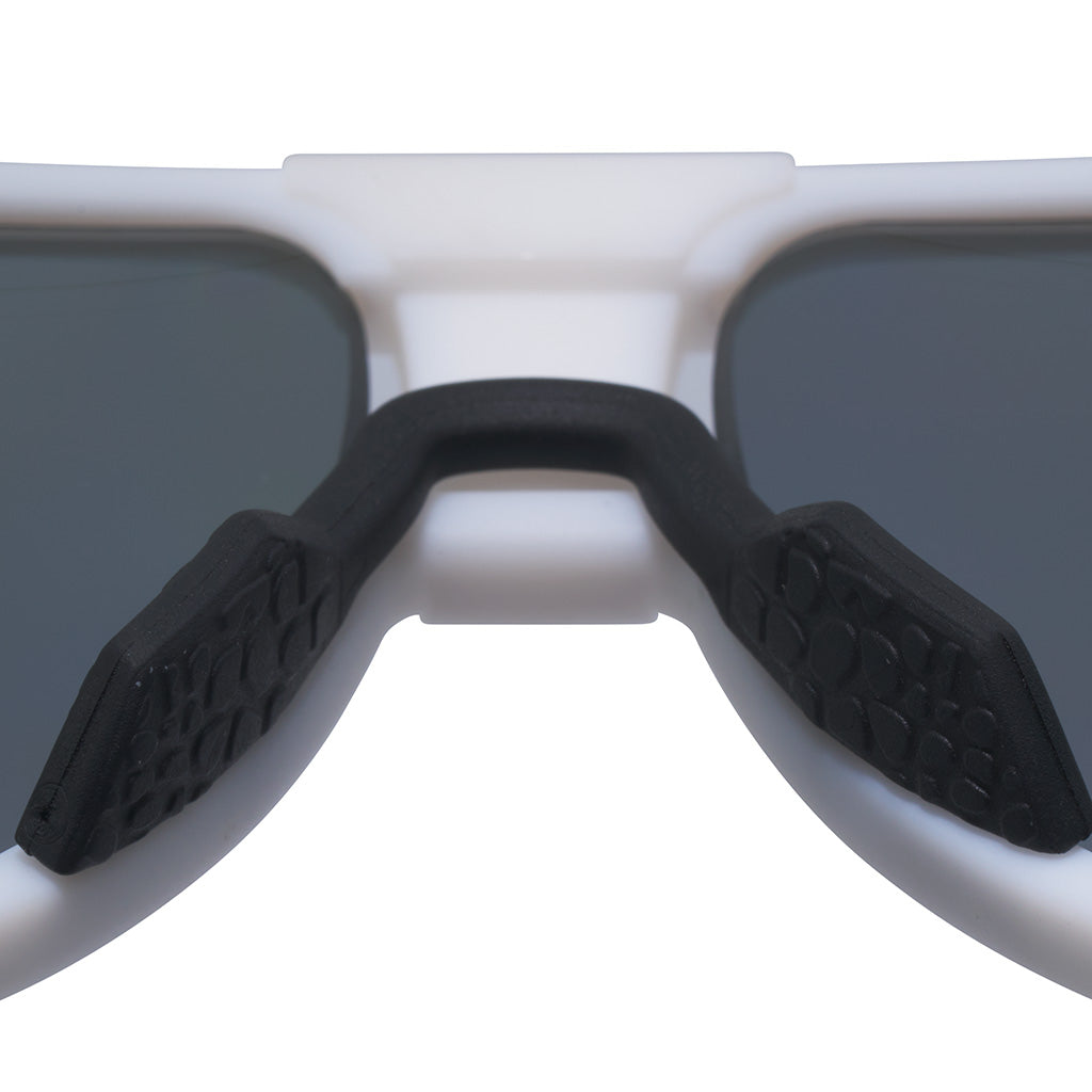 Jethawk_exec_miami_nights_polarized_silver_product_6_detail_1b60ca67-1f8f-4cee-9a44-de059a19a870.jpg